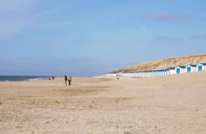 Larges plages de sable fin à De Koog sur l'ïle de Texel