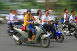Le scooter fait partie du paysage à Hanoï