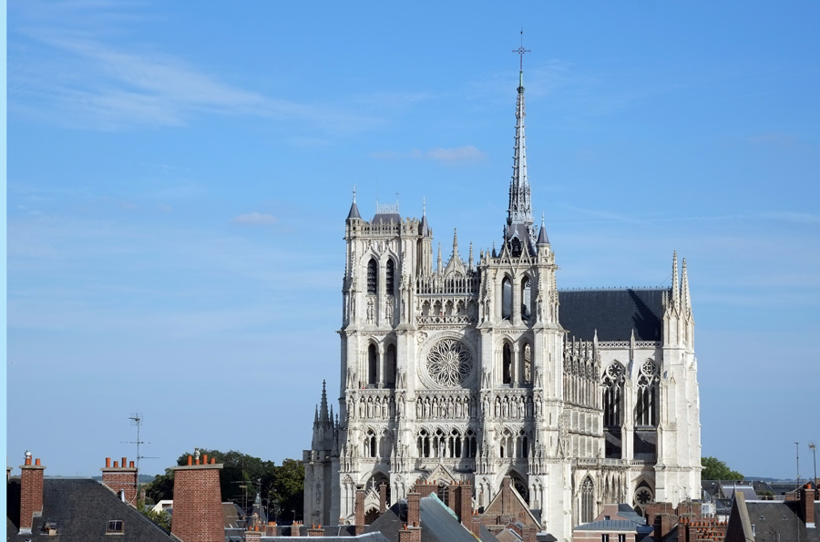 Impressionnante cathédrale d'Amiens