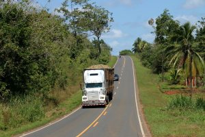 Camion de transport de canne à sucre