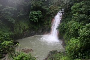 Chute d'eau de la Catarate Río Celeste