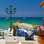 Restaurant dans le village de Siviri