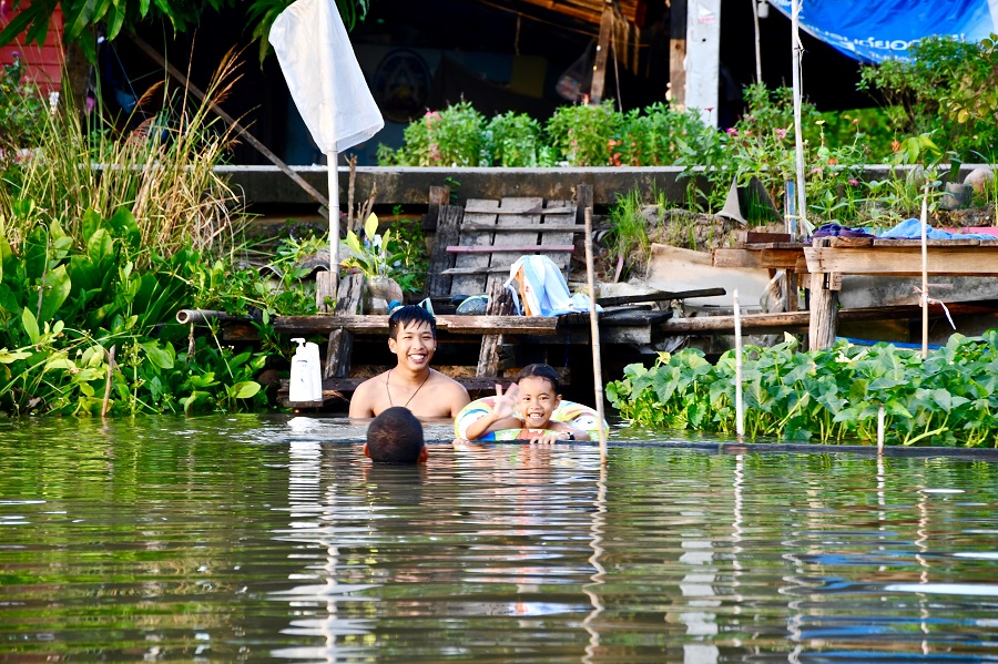 Coutume dans les Khlongs, vie au rythme de la rivière