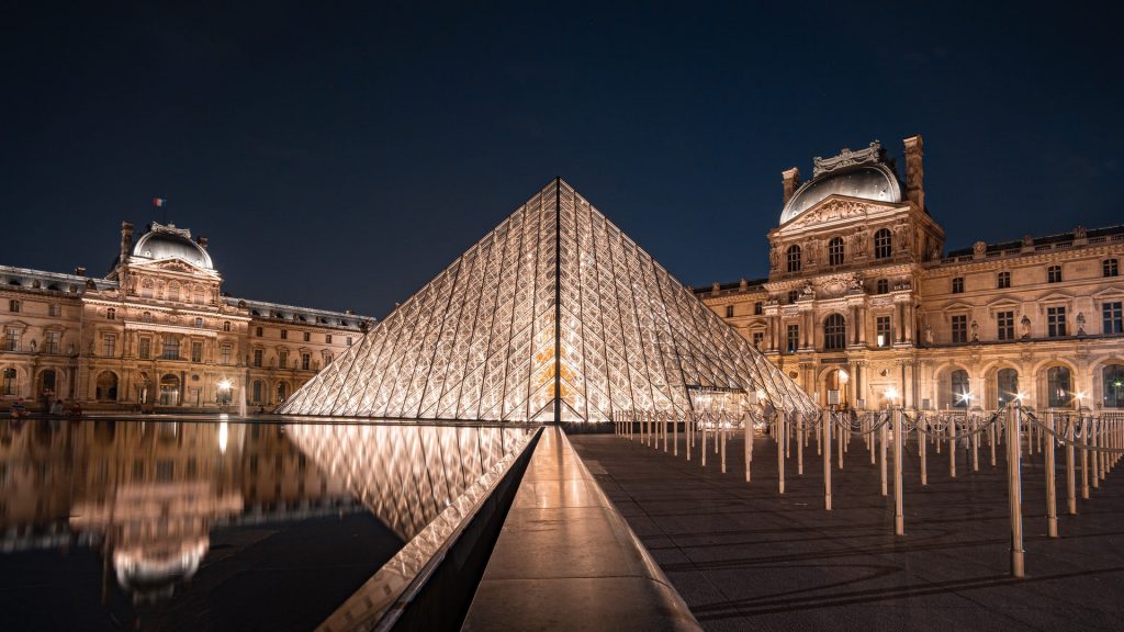 Parijs: een schandaal met valse tickets in het Louvre!