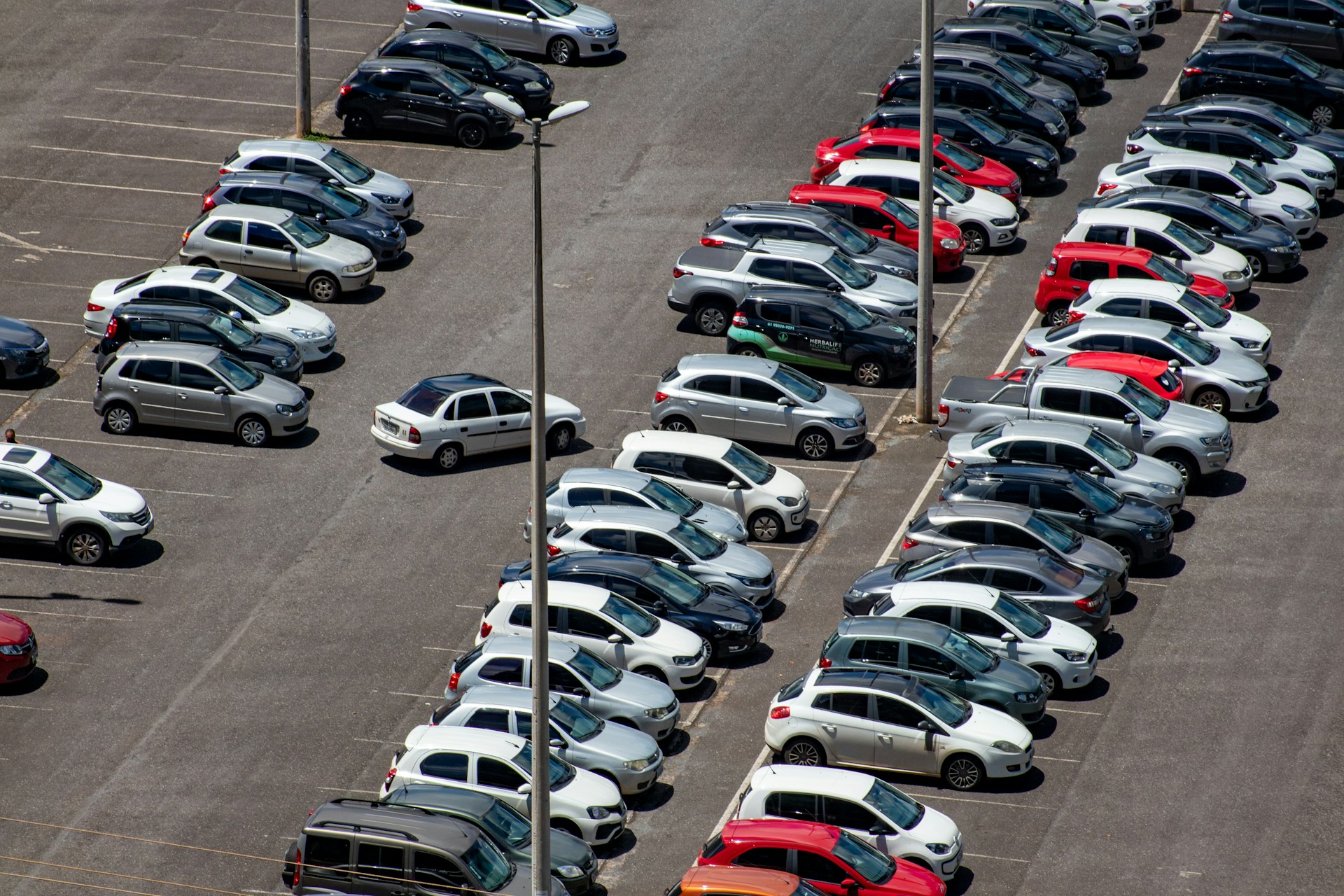 Schade aan je wagen in een betaalparking : wie betaalt de rekening?