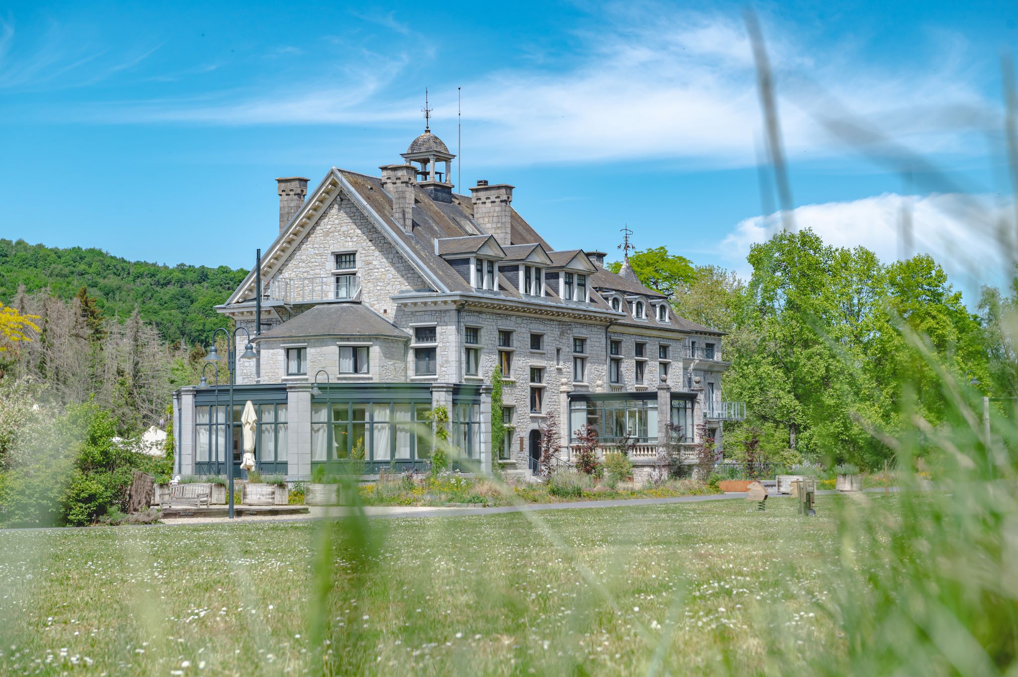 Vous cherchez un gîte de charme de très grande capacité ? Florence a une idée…