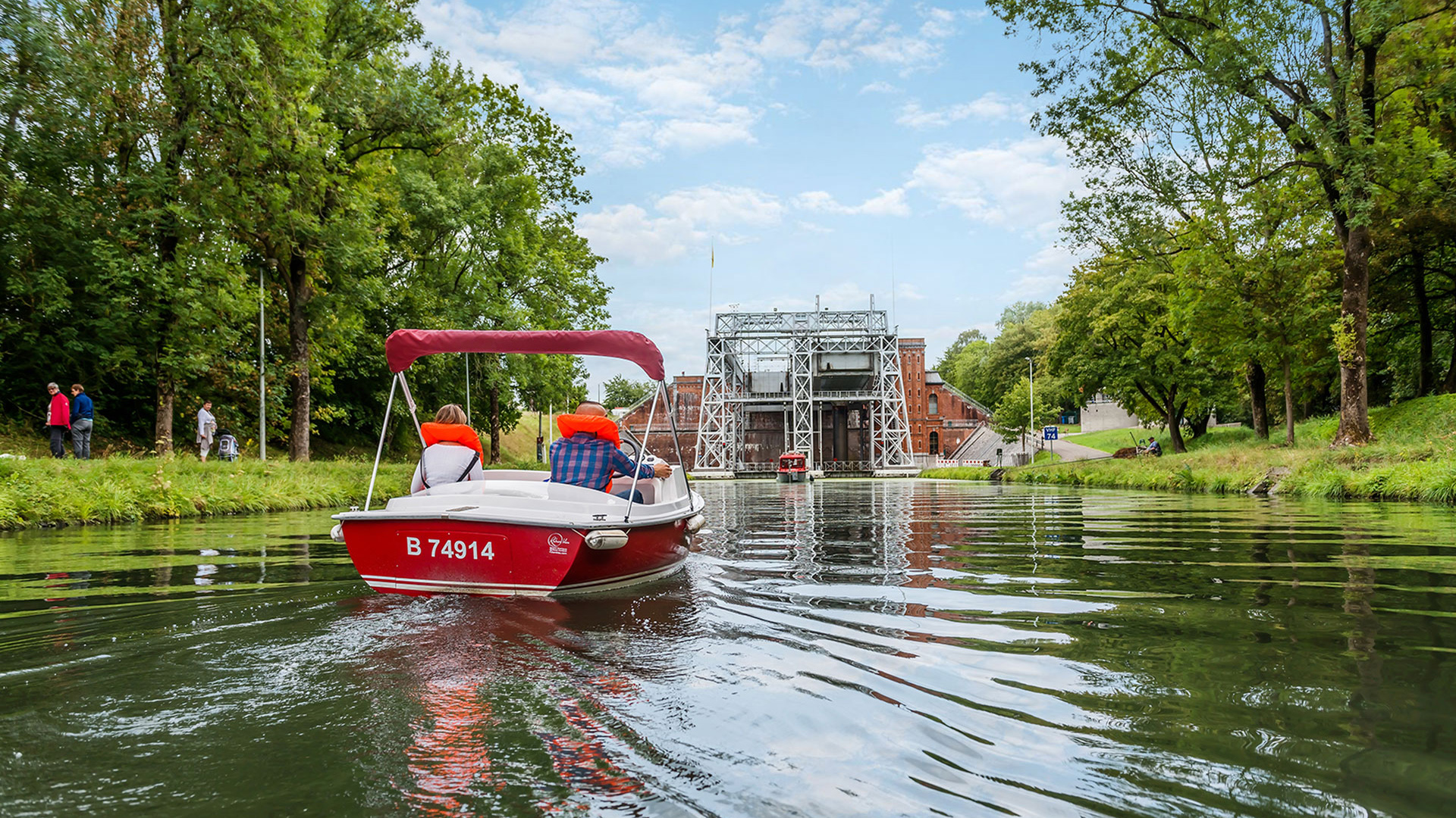 Vaar met je eigen elektrische boot op het historische Centrumkanaal