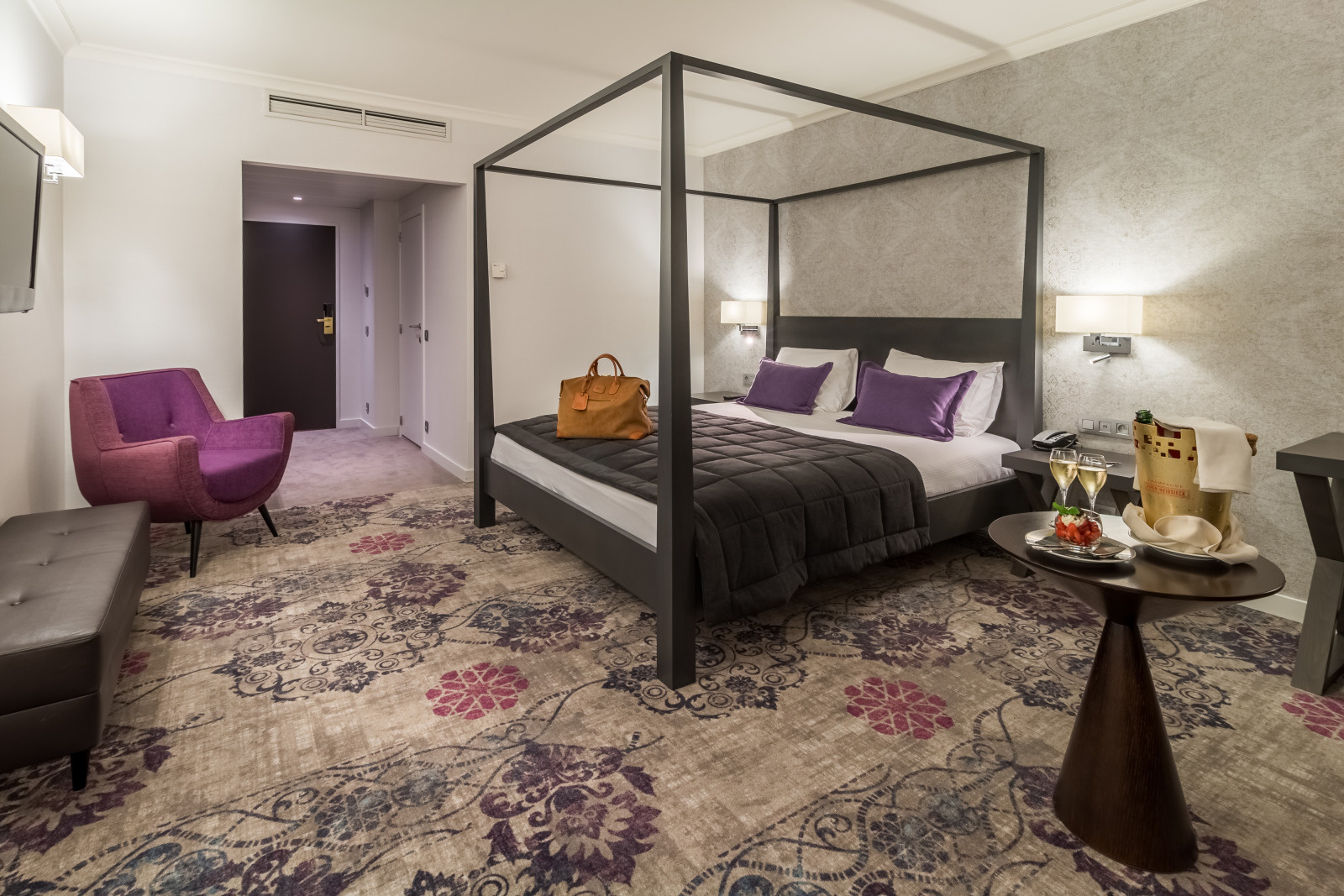 Martin's Chateau du Lac