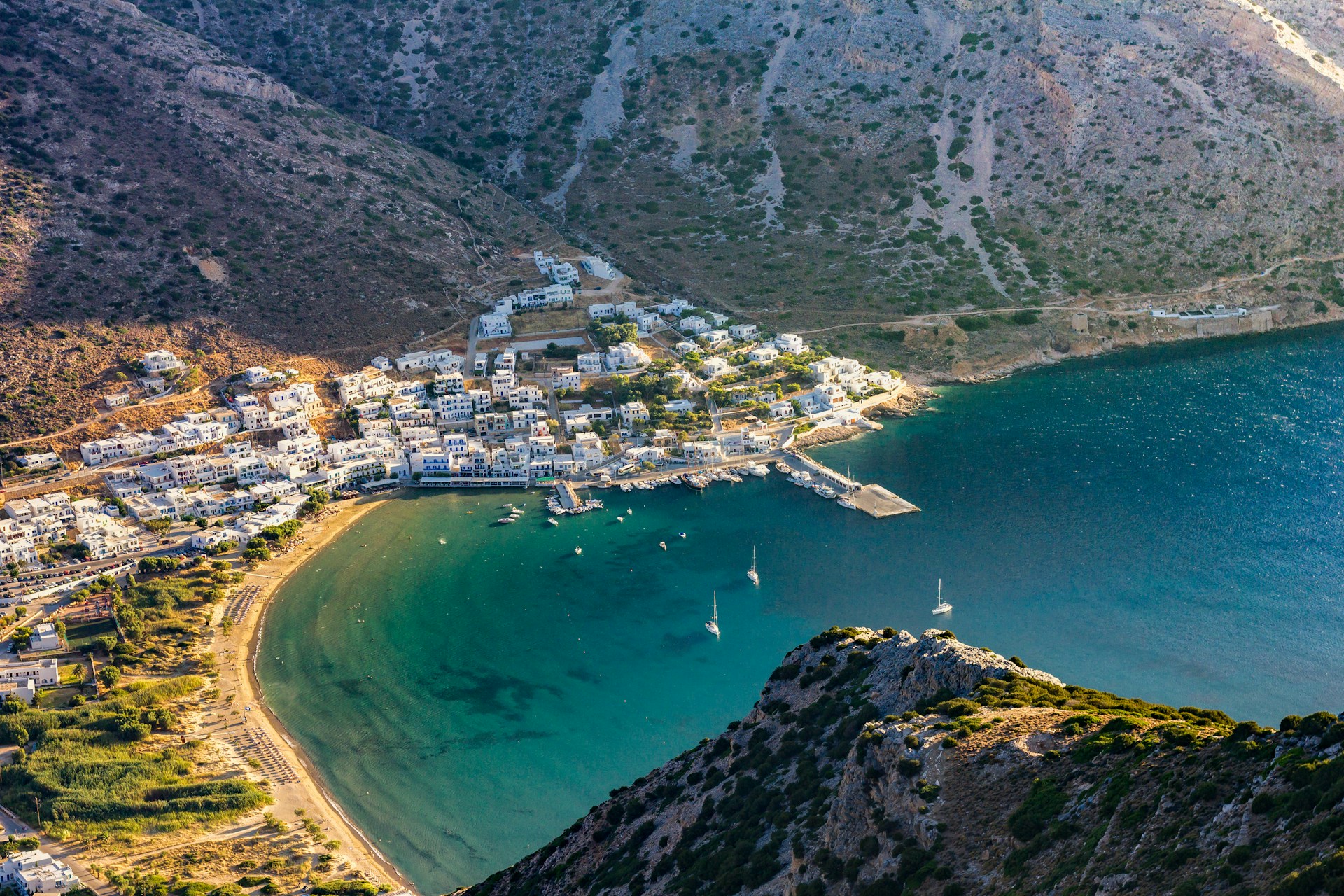 Grèce : Plus de visiteurs, mais… moins de revenus !
