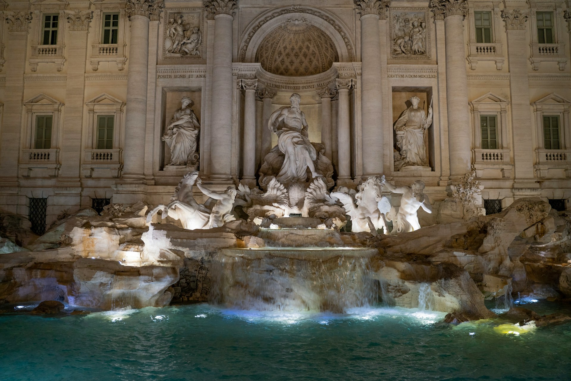 La fontaine de Trevi défigurée pour une bonne cause !