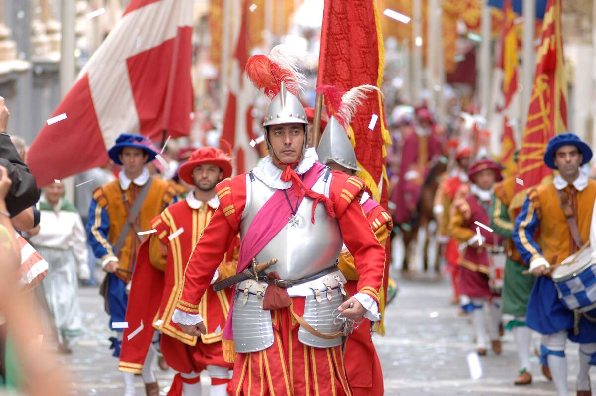 L’ordre des chevaliers joue encore un rôle important à Malte, avec des défilés en uniformes traditionnels.