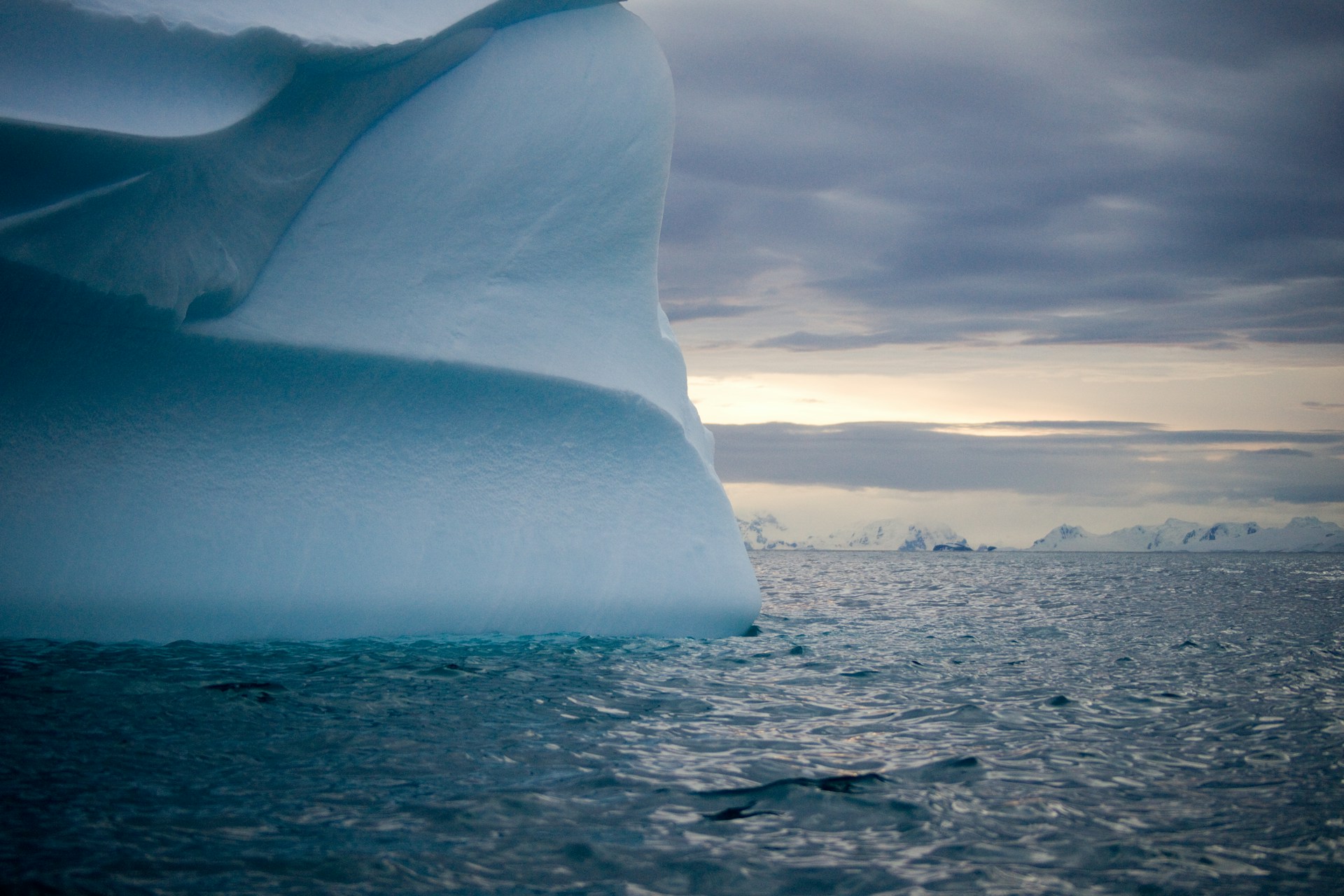 Le plus gros iceberg au monde se remet en route !