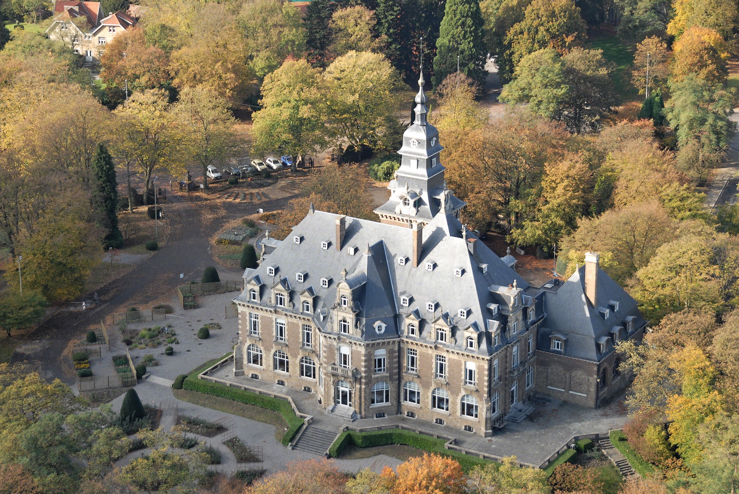 Een royaal verblijf voor een vriendenprijsje: overnacht in een kasteel zonder je bankrekening te plunderen!