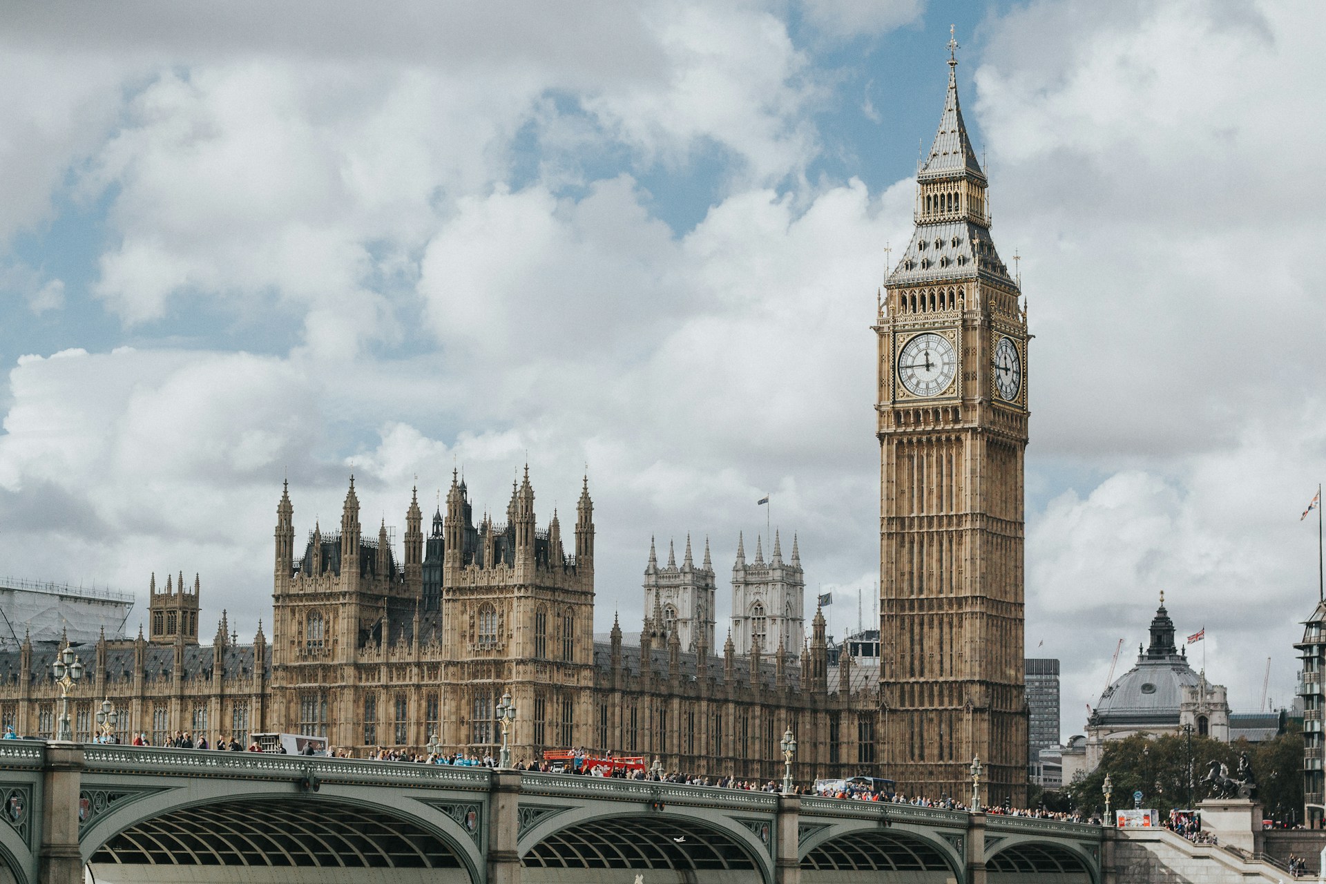 Eurostar n’a qu’à bien se tenir : Un trajet Paris-Londres ultra-rapide avec Trenitalia !