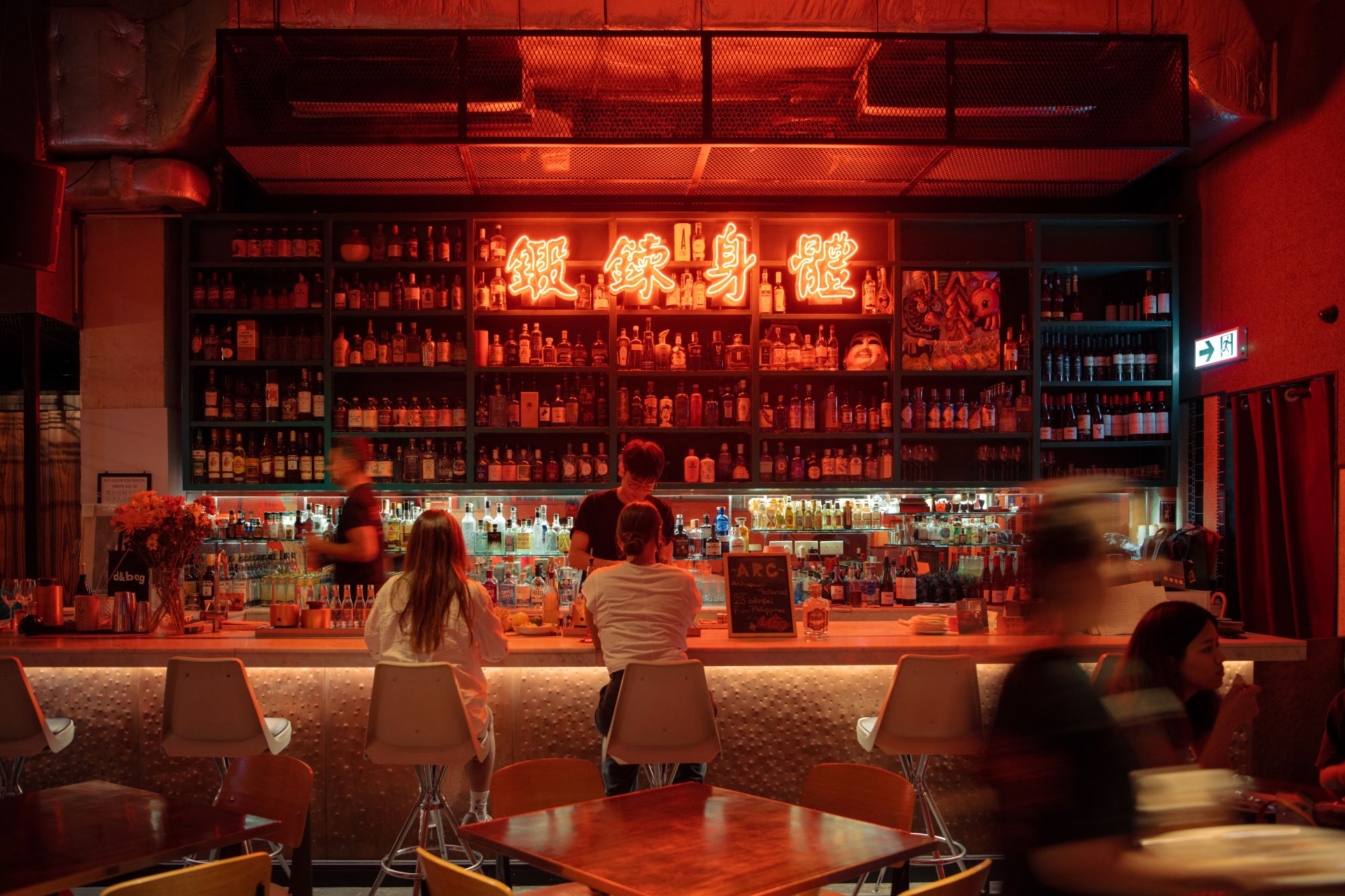 Cap sur Hong Kong : festins étoilés et cocktails sur les toits