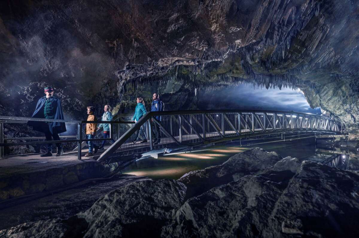 Domaine des Grottes de Han