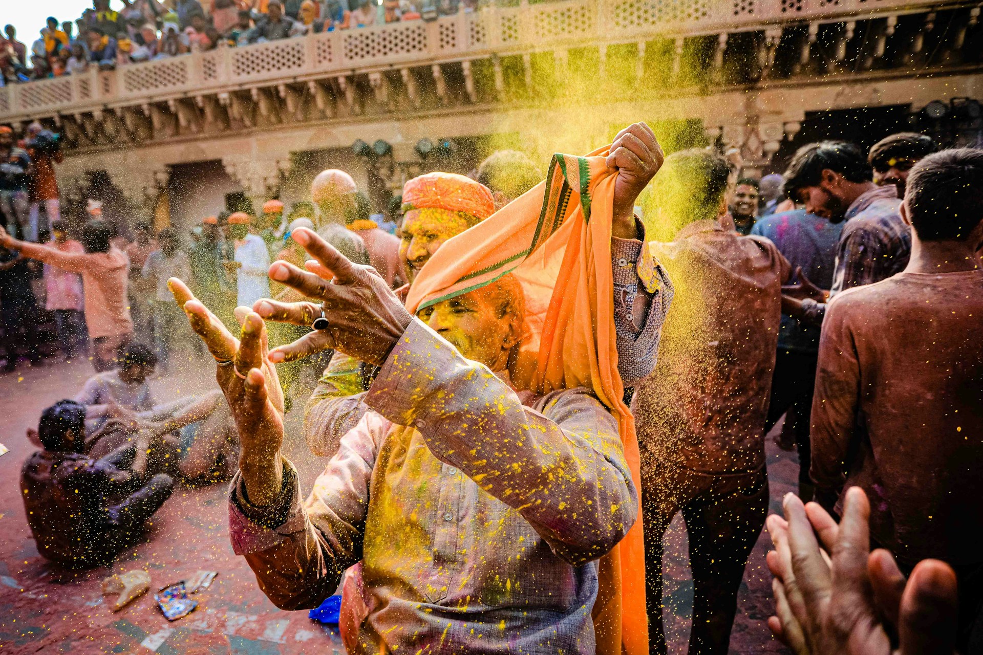 Holi : la fête indienne qui repeint tout, même les préjugés !