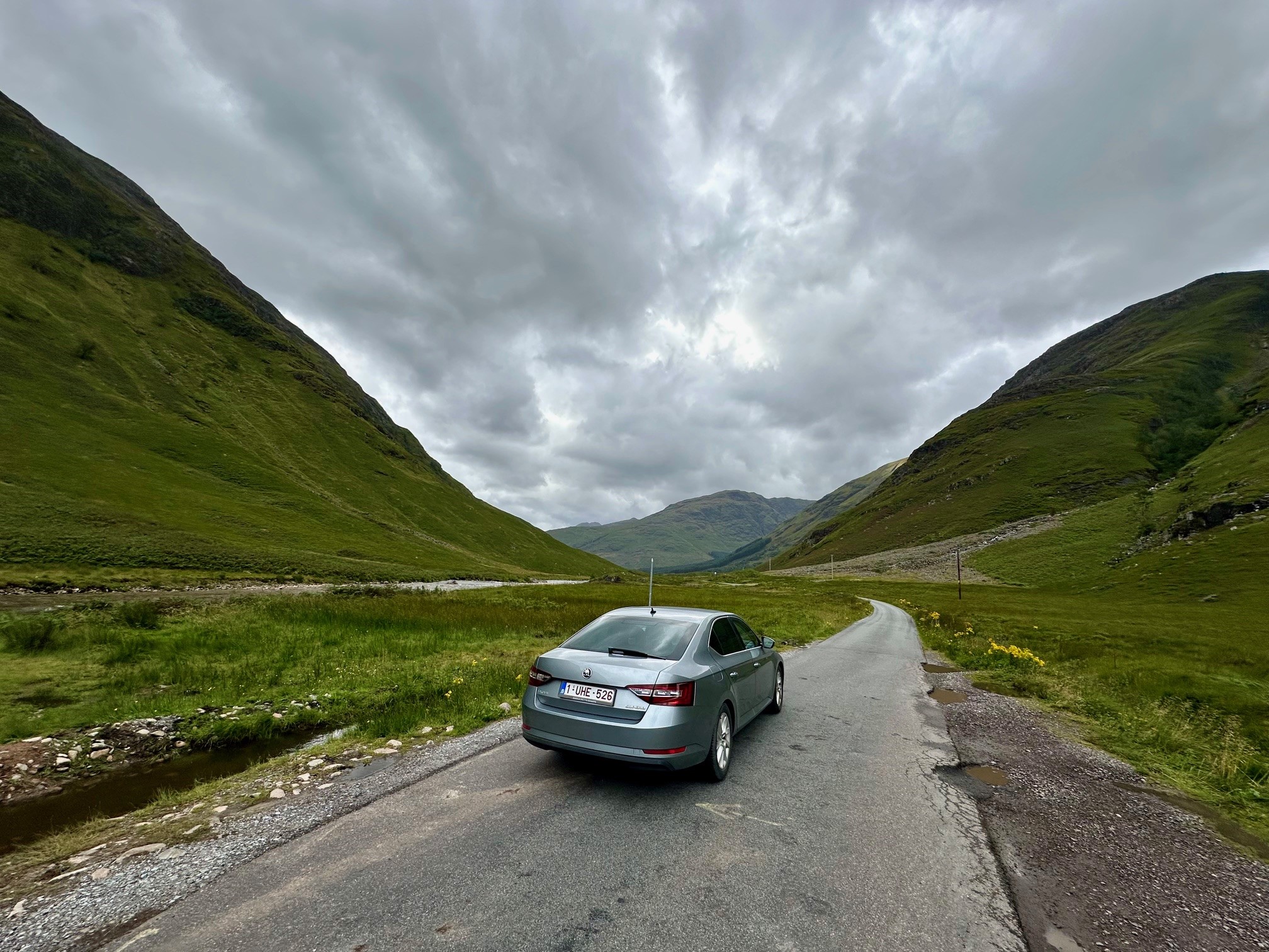 Rouler en Ecosse : 5 erreurs monnaie courante qui agacent les locaux !