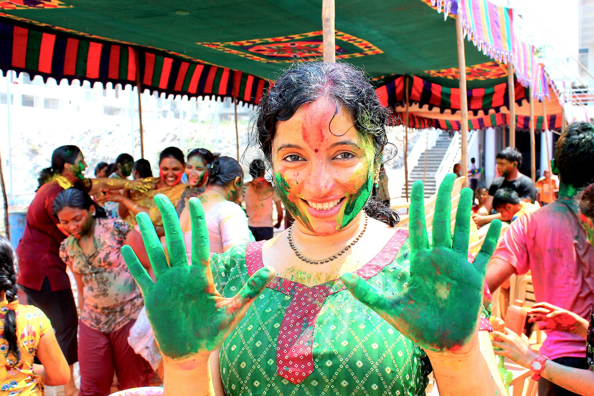 holi