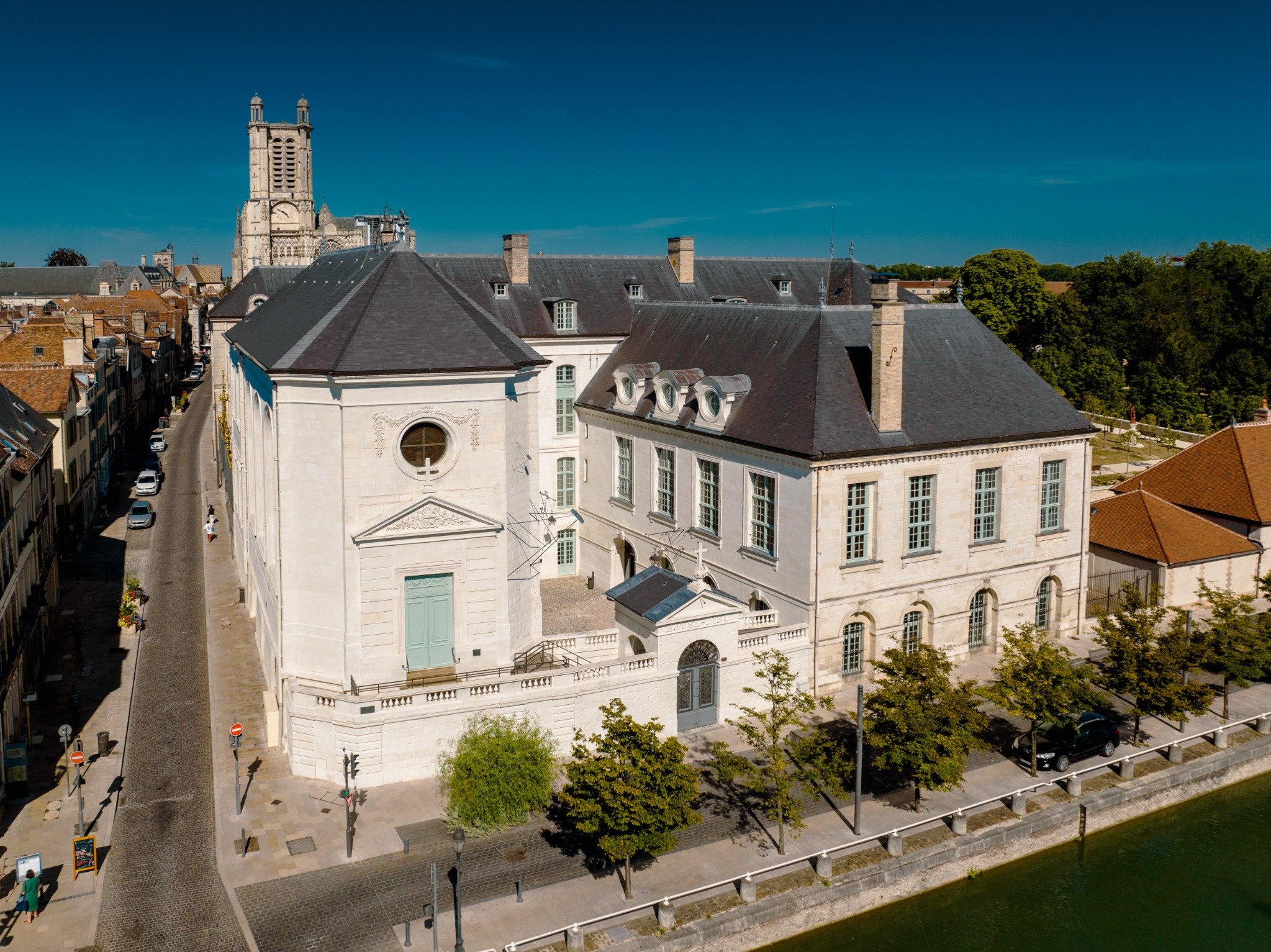 Troyes