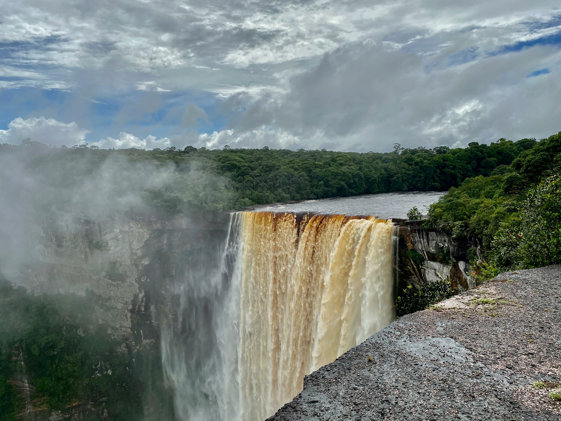 Guyana: Kaieteur, de waterval waar niemand over praat…