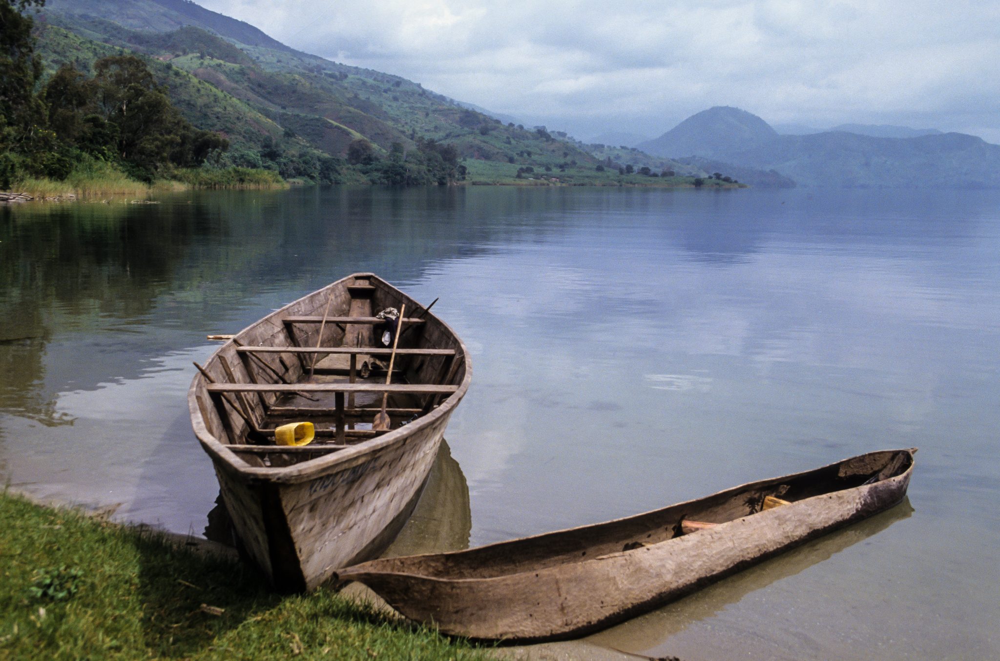Barque de pêcheurs, Lac Kivu, République démocratique du Congo, Rwanda