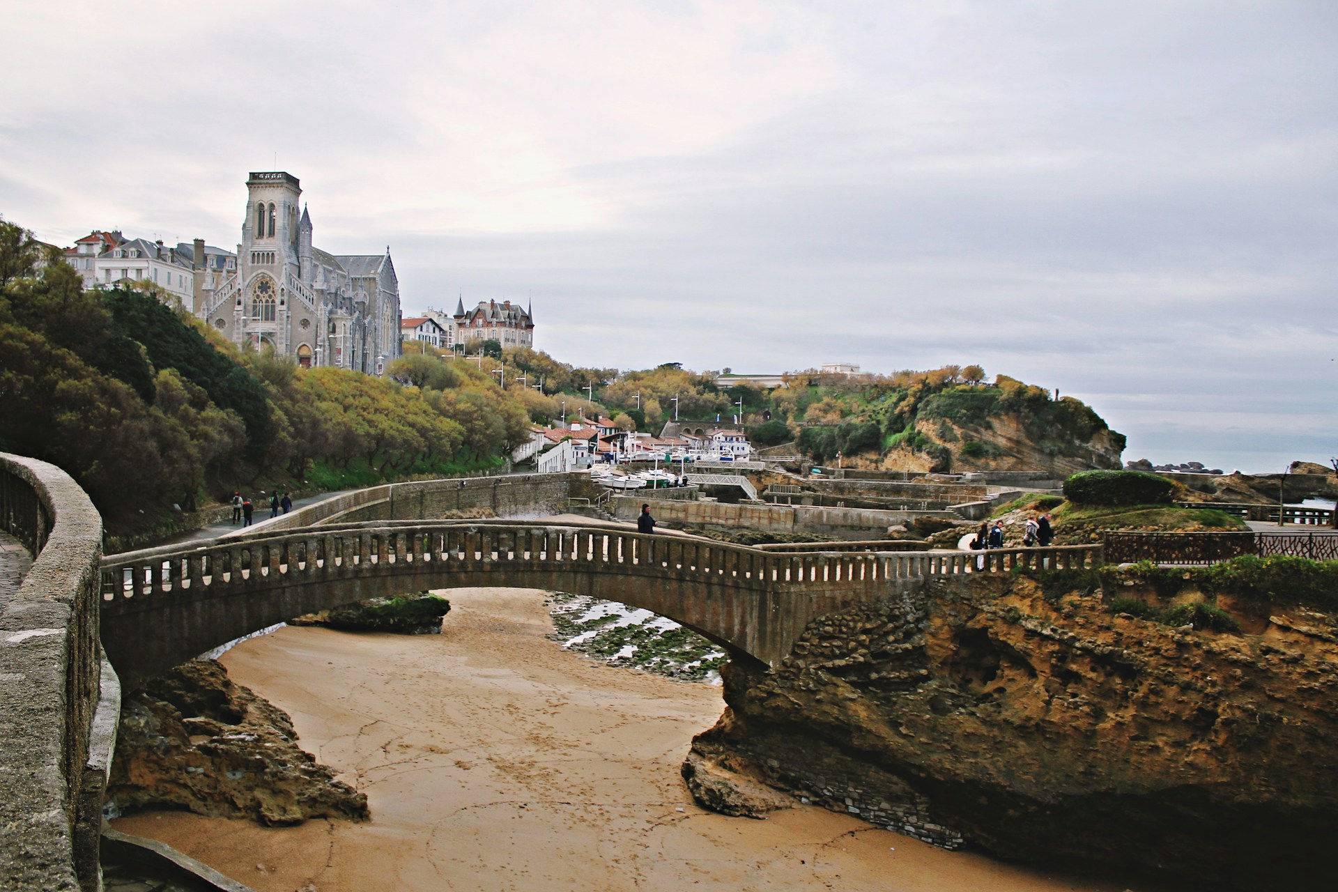 Biarritz : en difficulté financière à cause des… fausses résidences principales ?