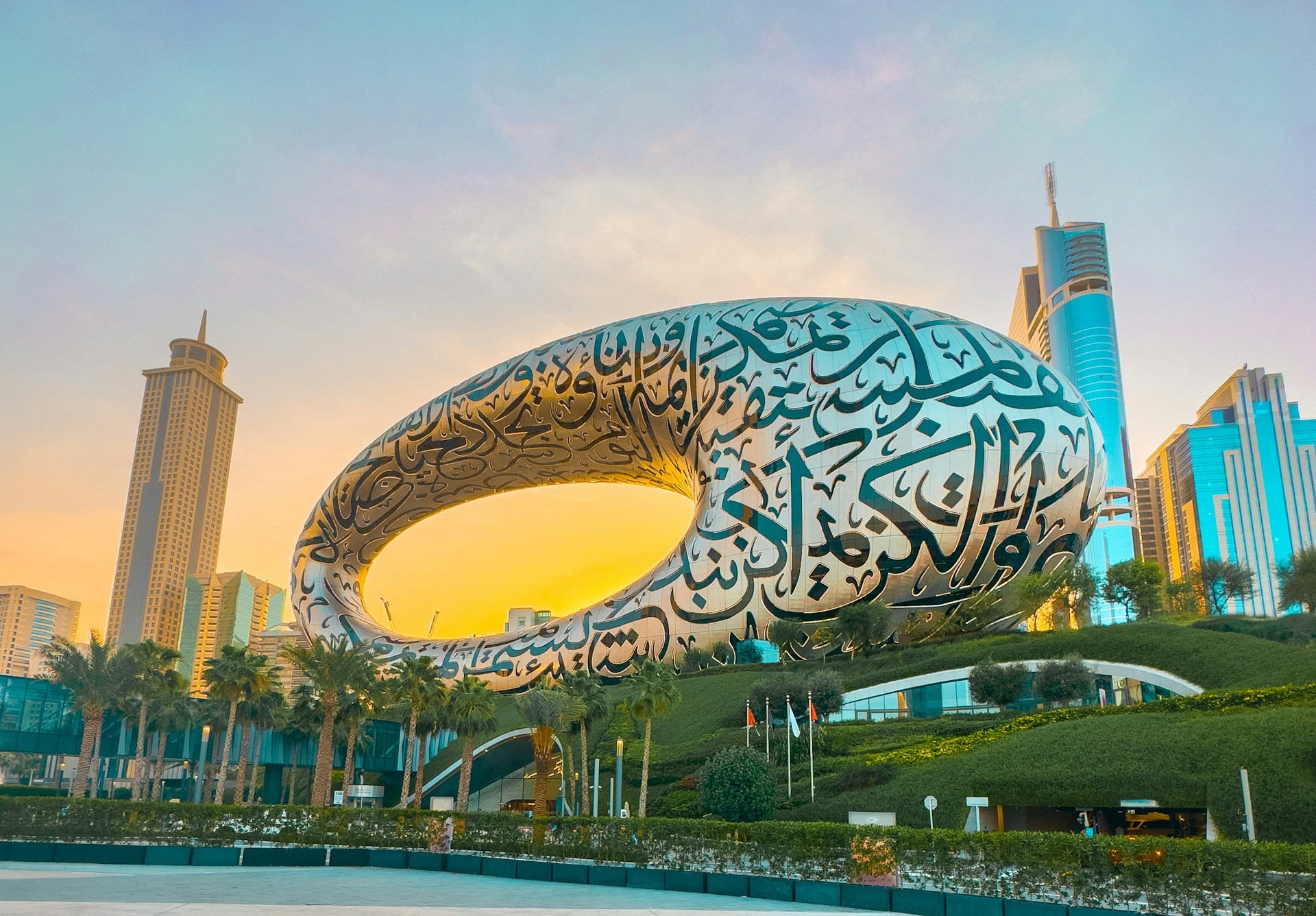 KLM repousse encore ses vols vers Dubaï et l’Arabie saoudite : voici leur avis !