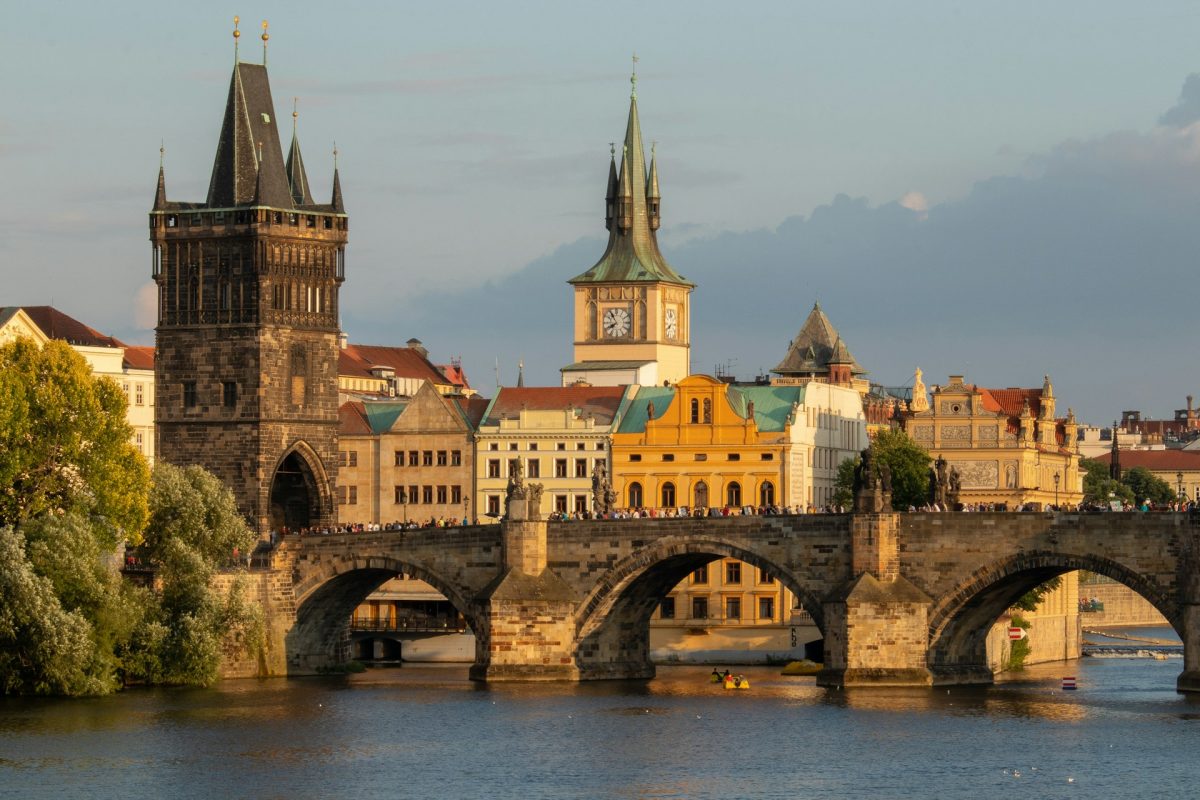 Prague : l’une des plus longues fresques street art d’Europe !