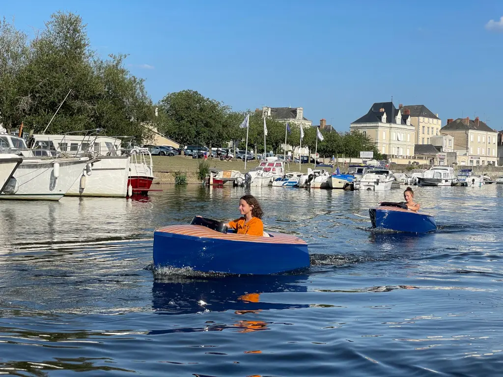 Au fil de l’eau, sur le plus petit bateau du monde…