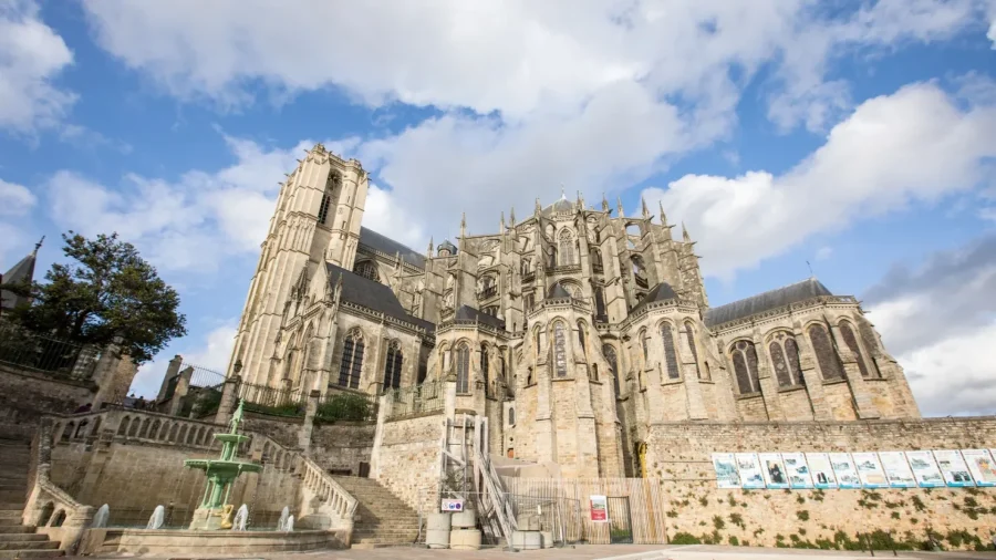 Le Mans, sa cathédrale et ses ruelles médiévales